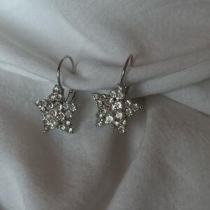 Silver rhinestone star earrings!